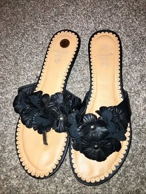 Amanda Blu Black Floral Thong Sandals with Cushioned Insole 10